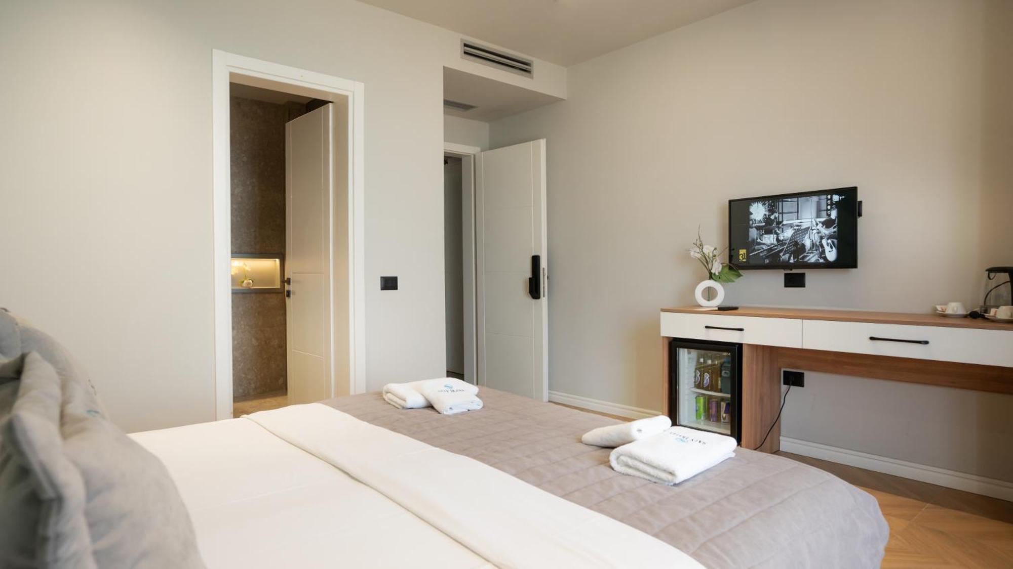 Hotel Saly Durres Ngoại thất bức ảnh